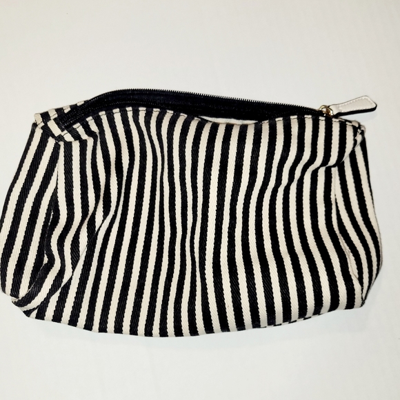 Large White Shoulder Bag - Picture 11 of 14
